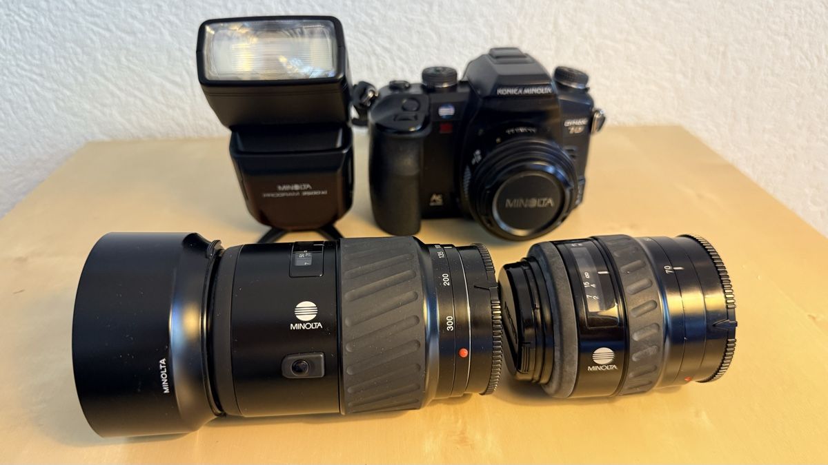 Minolta Appareil photo: Konica Minolta Dynax 7D avec accessoires – D'occasion à Chêne-Bougeries par Rodolf 1
