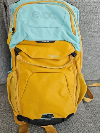 Evoc Stage 12L Rucksack hellblau/gelb sehr guter Zustand
