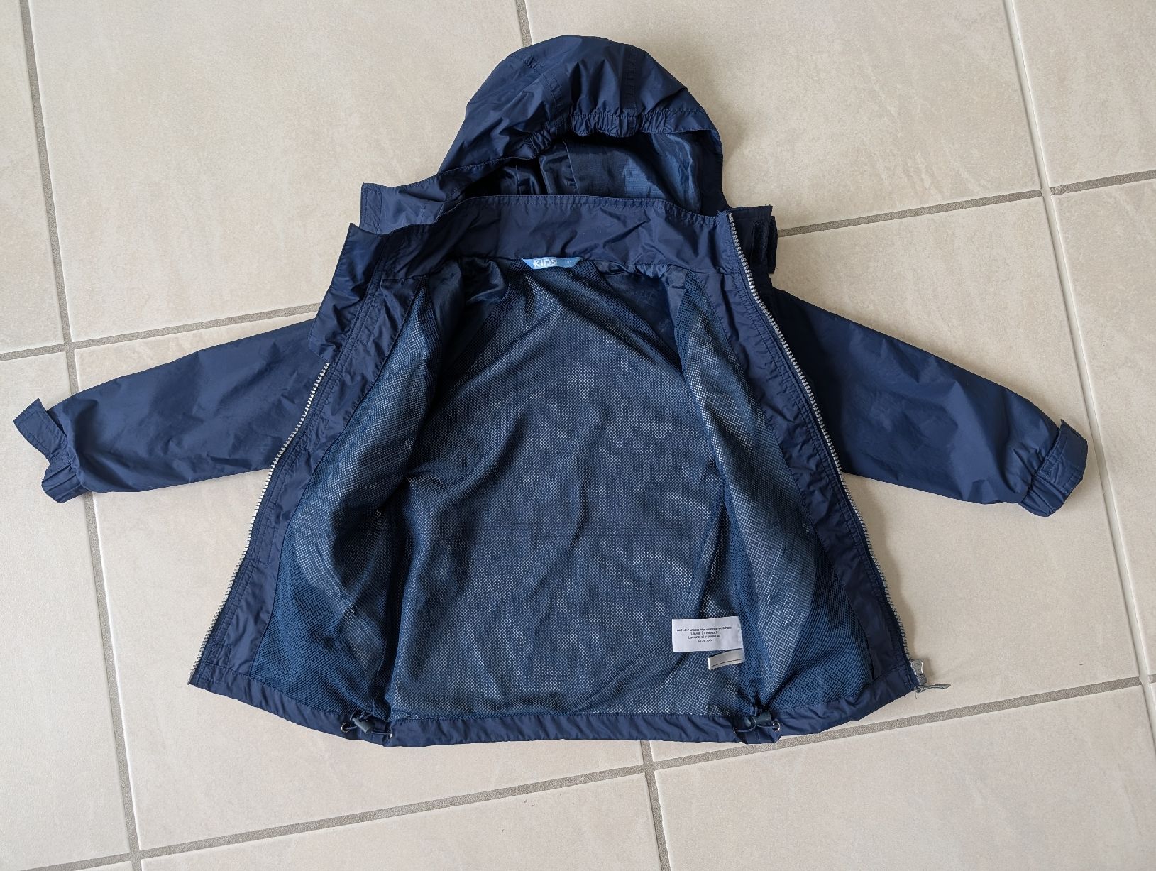 Giacche: Kinder-Regenjacke Grösse 104 – Usato da Wald ZH venduto da andy_ch01 1