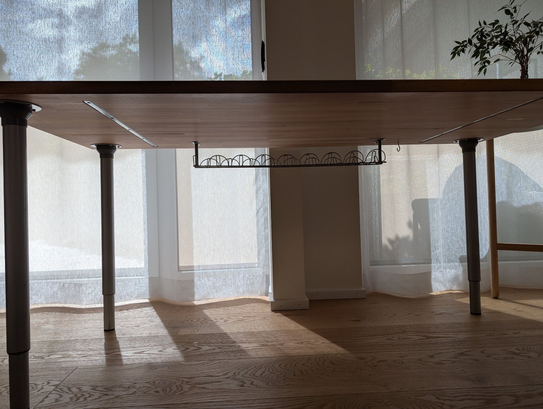 Ikea Scrivanie: Schreibtisch Massivholz Eiche – Usato da Zürich venduto da chr_hwm7 1