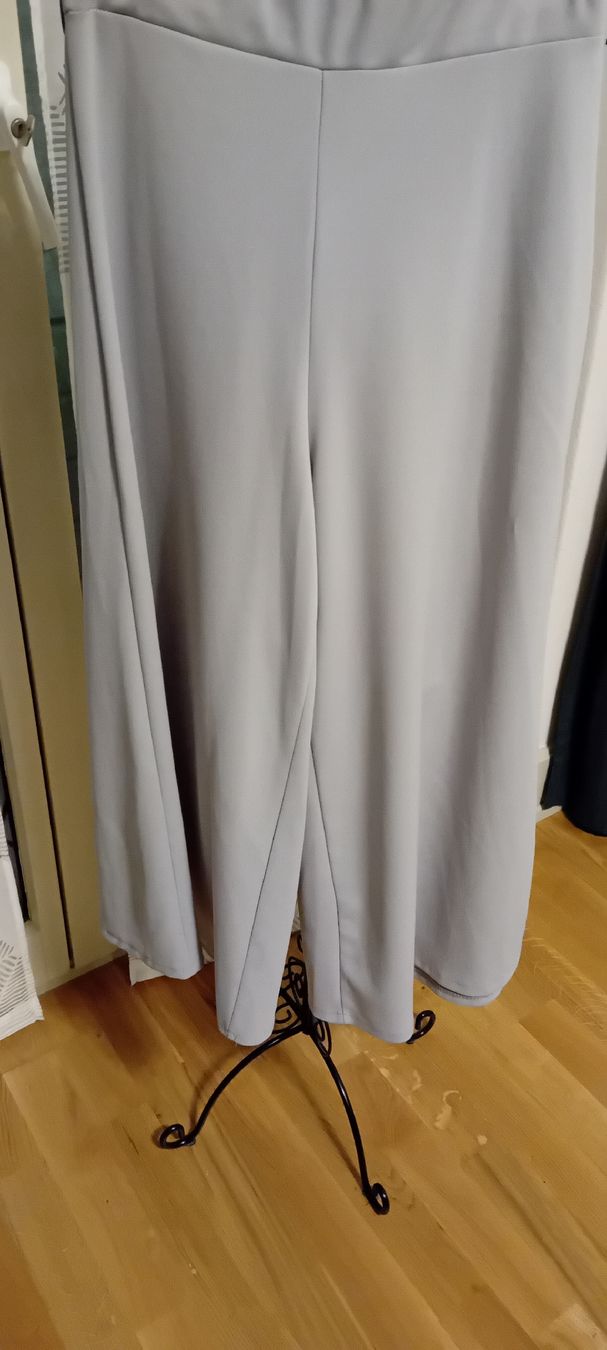 Pantaloni: hosenrock gr S – Nuovo (secondo la descrizione) da zürich venduto da janjaz