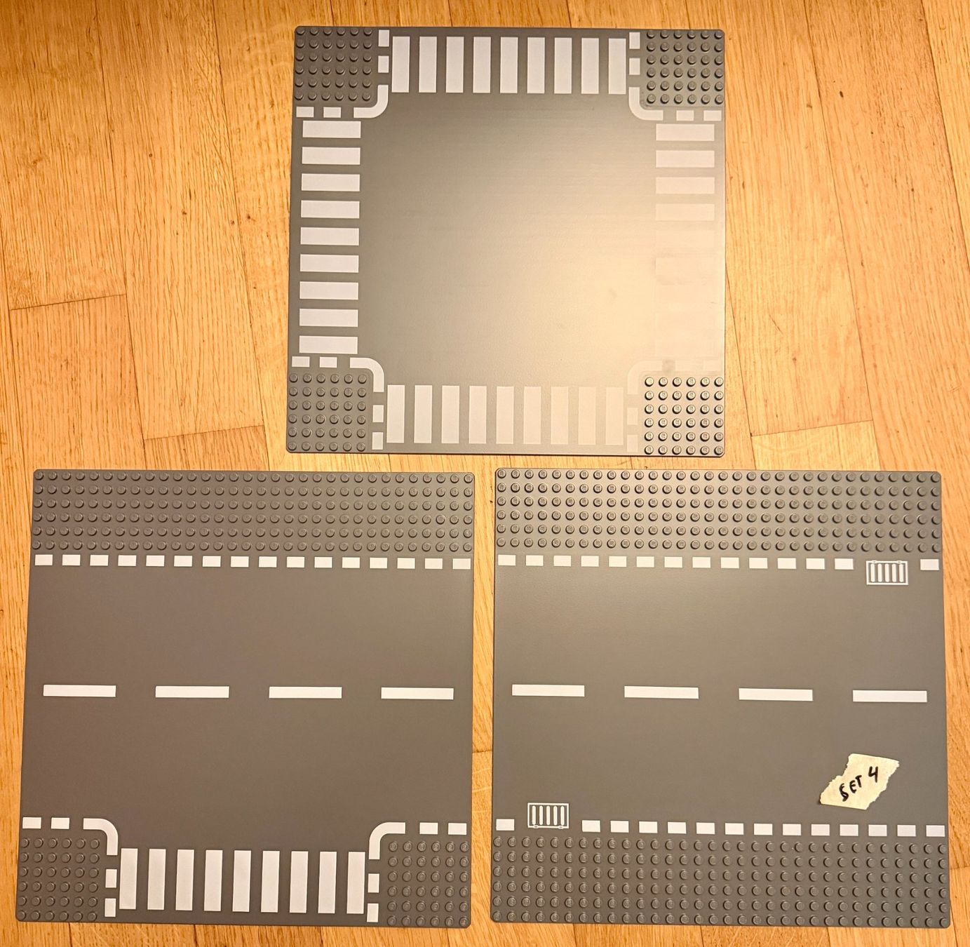 Lego Kit di costruzioni: Lego 3 x Road Plates / Strassenplatten – Usato da Höri venduto da PSMarinho