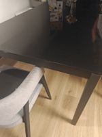 Schwarzer Esstisch + 6 Stühle 