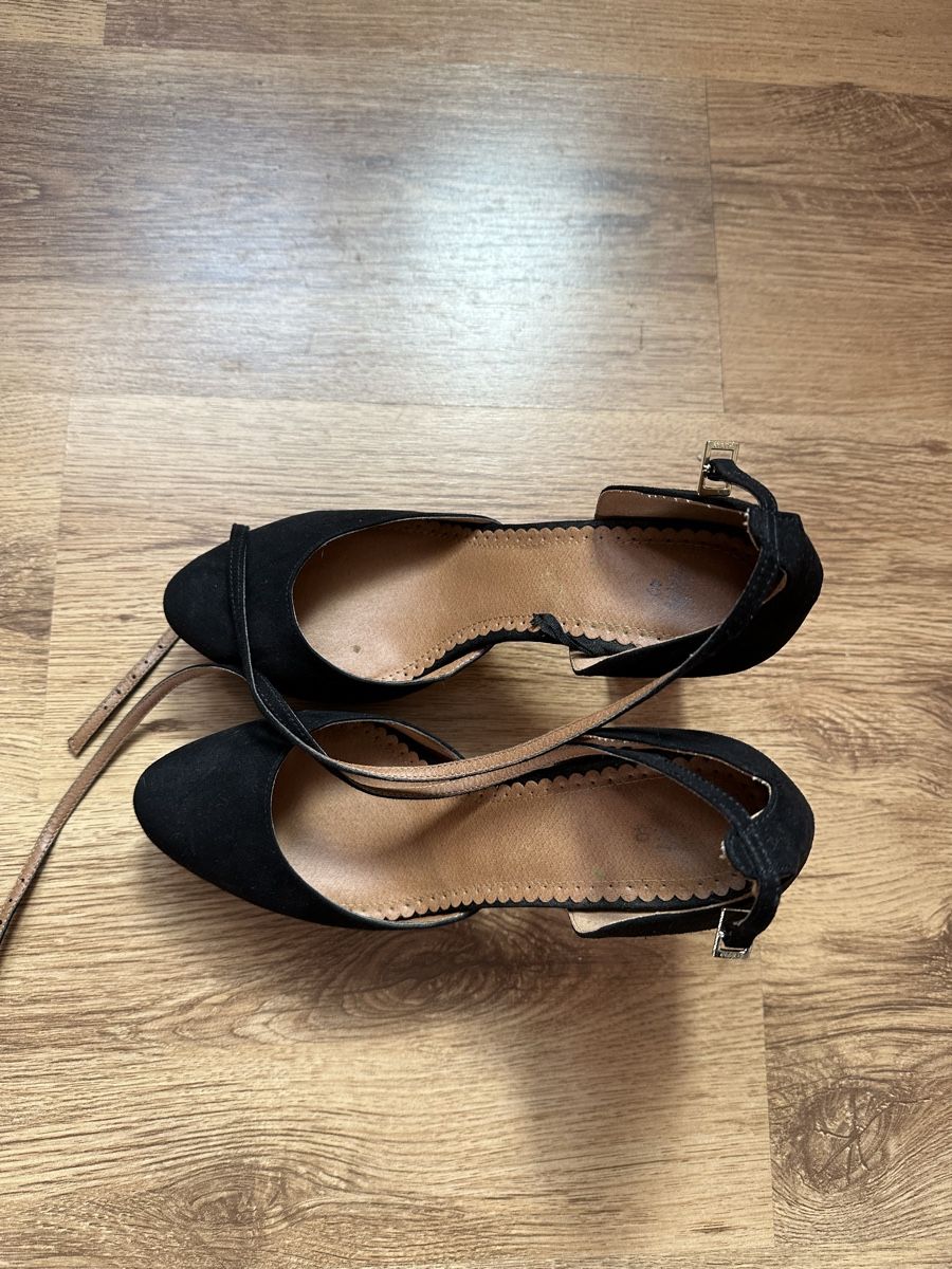 H&M Damenschuhe: Black Heels – Gebraucht aus Lugano von GGcloset 1