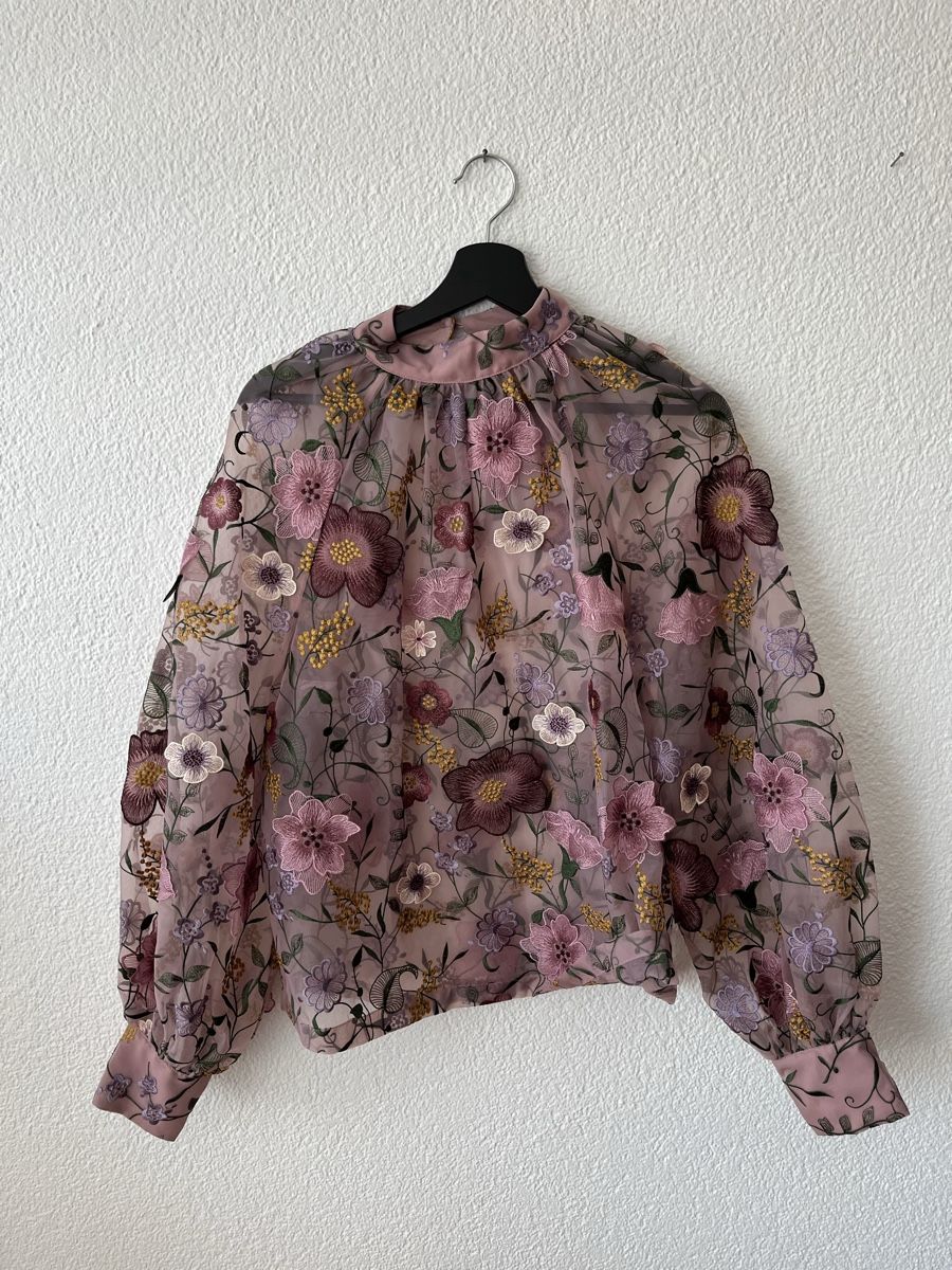 Other Stories Camicette: Bluse von &other Stories mit 3D Blumen – Nuovo (secondo la descrizione) da Andwil SG venduto da sas_m9tn