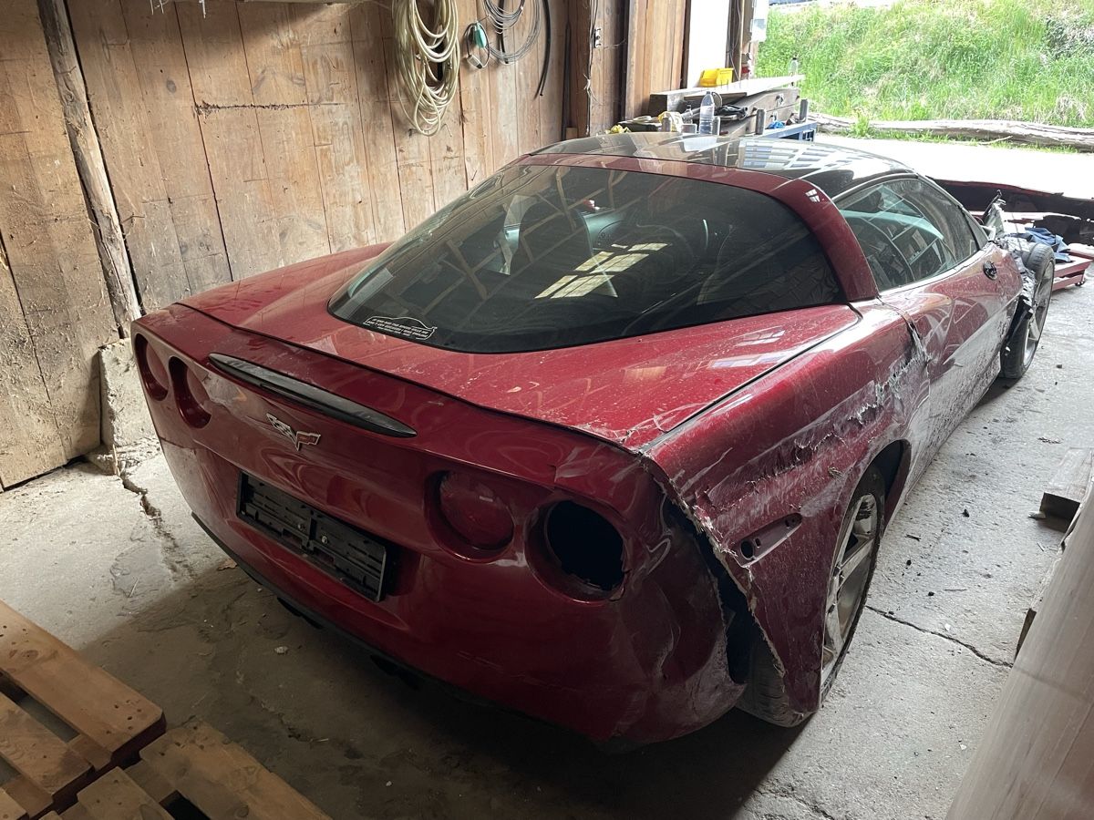 Chevrolet Tutti pezzi di ricambio auto: Corvette C6 Schlachter | LS2/T56 intakt – Usato da Gächlingen venduto da mar_2c2r 1