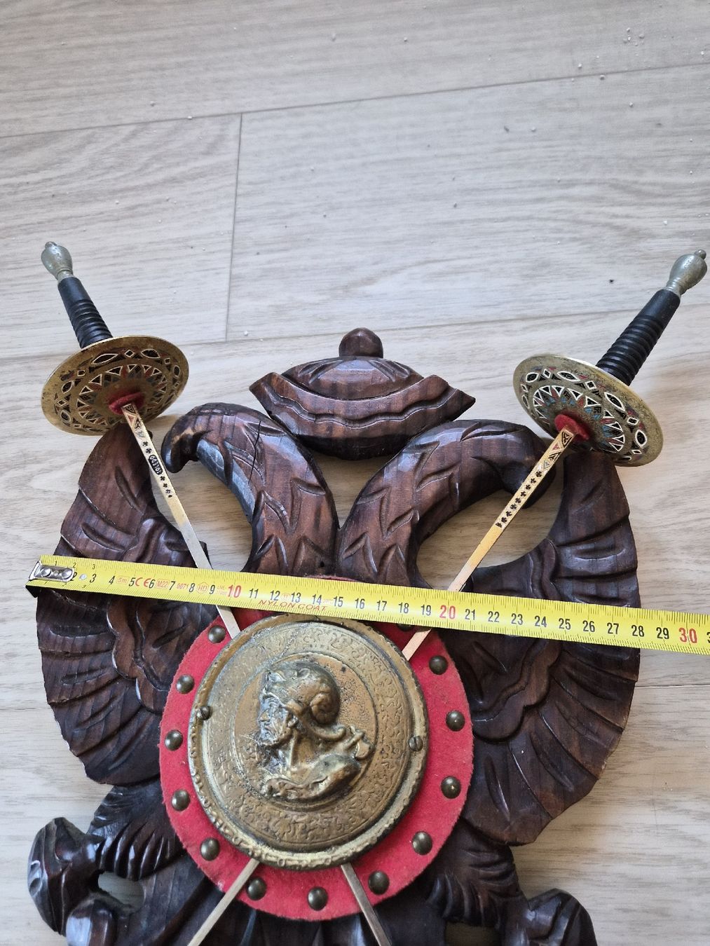 Toutes les décorations: Aigle sculpté bois avec épées, décoration murale, 40 cm – D'occasion à La Joux FR par car_ck96 1