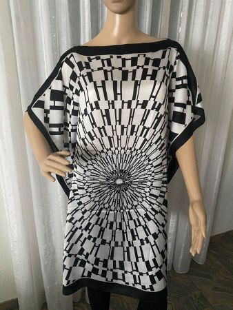 Perfekter Auftritt - zeitlose Tunika Silk Feeling, 1 Size