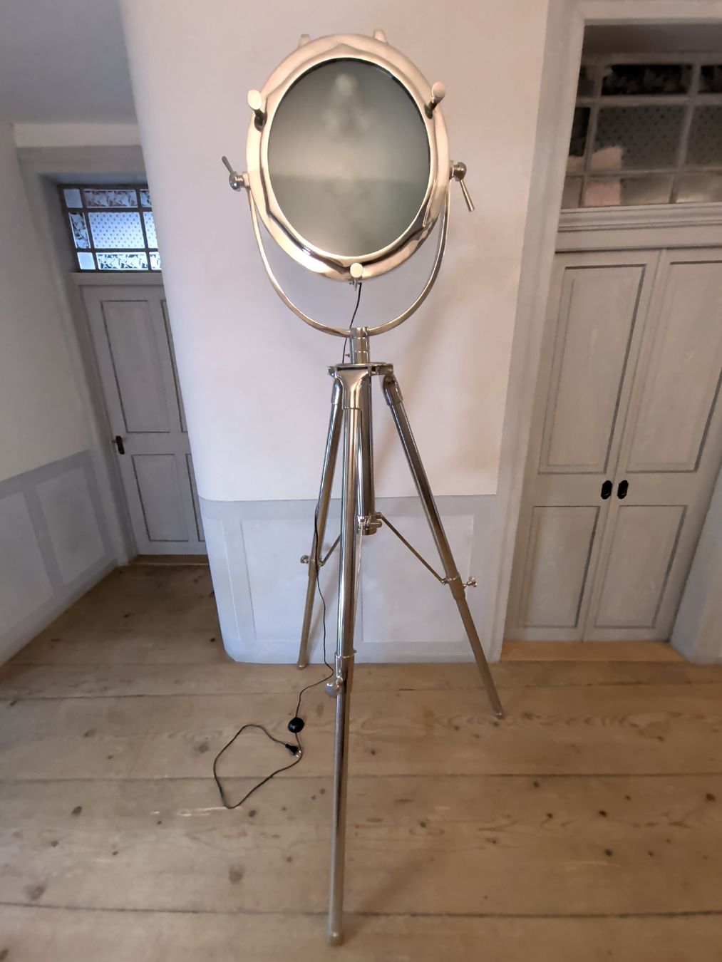 Lampen: Variable Stehlampe Chrom neuwertig – Gebraucht aus Dietfurt von Subforce1853 2