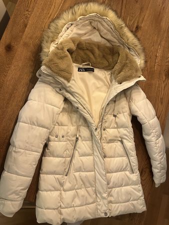 Winterjacke von Zara, sehr warm, Grösse XS, Top Zustand