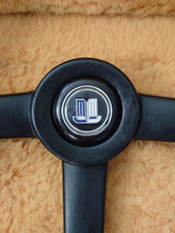 Momo Triumph Lenkrad Hupenknopf Aufbauknopf
