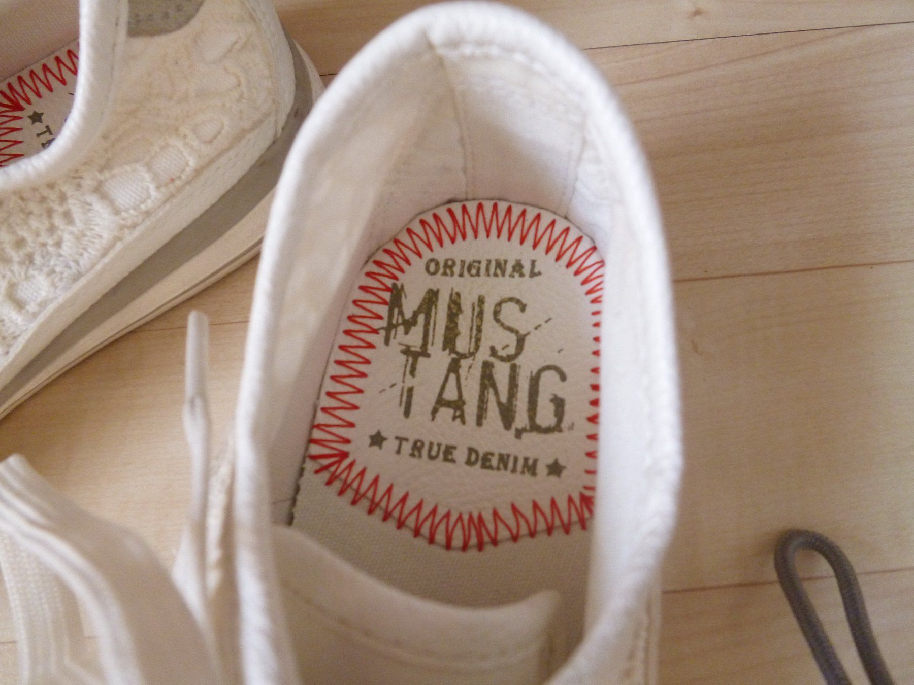 Mustang Scarpe per ragazze: weisse MUSTANG Turnschuhe  Sneaker  Gr. 36 – Usato da Dättlikon venduto da Mamakuga 4
