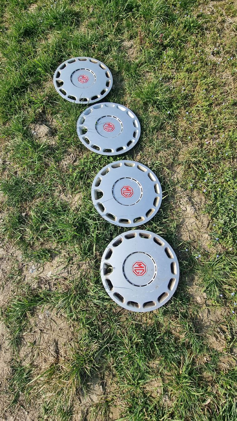 MG Accessori per altri veicoli: MG Radkappen, gebraucht, guter Zustand, Oldtimer – Usato da Worben venduto da Andrea0145 1