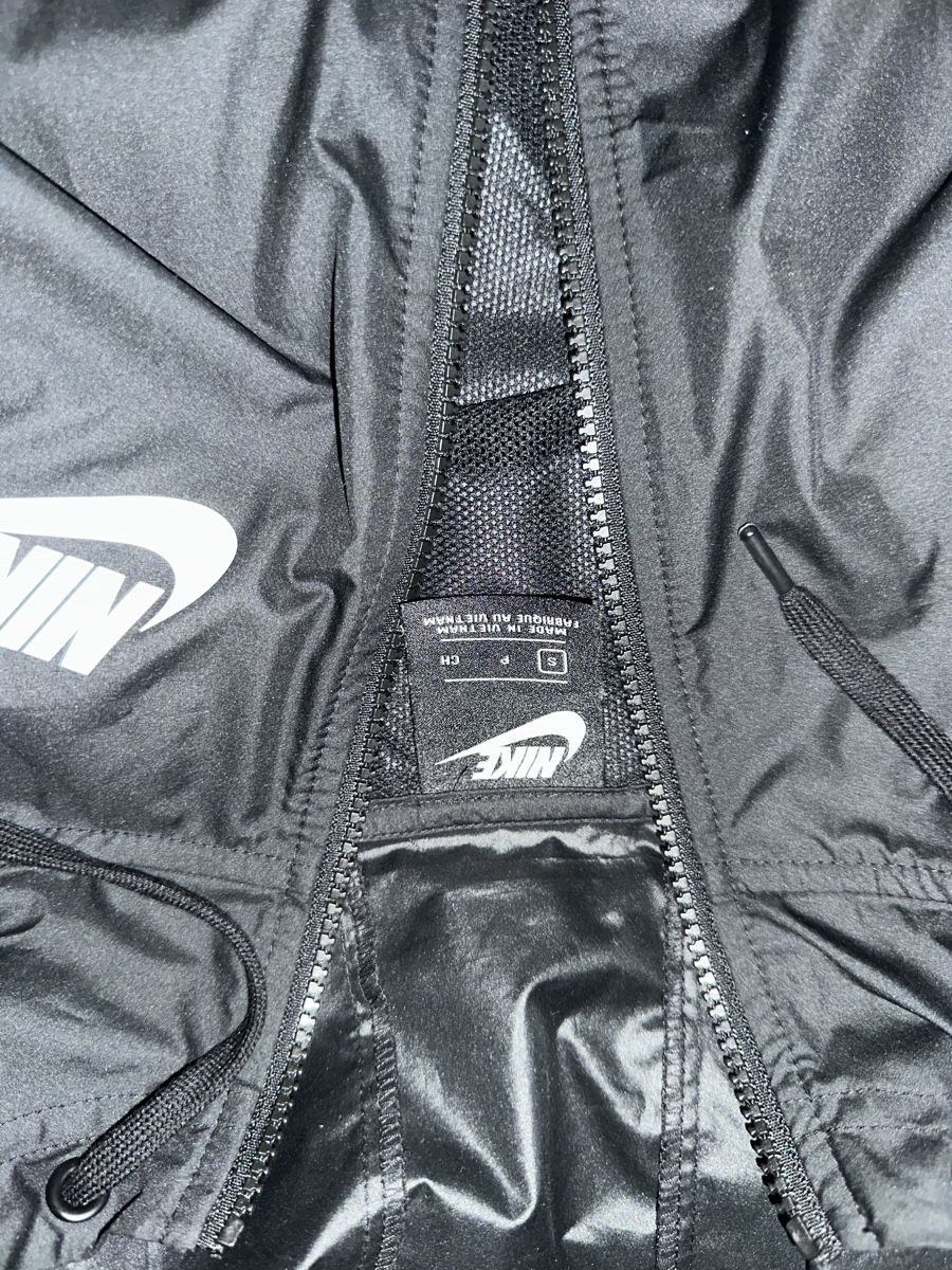 Nike Jacken: Nike Windjacke Größe S schwarz – Gebraucht aus Zürich von foo_gy2t 8