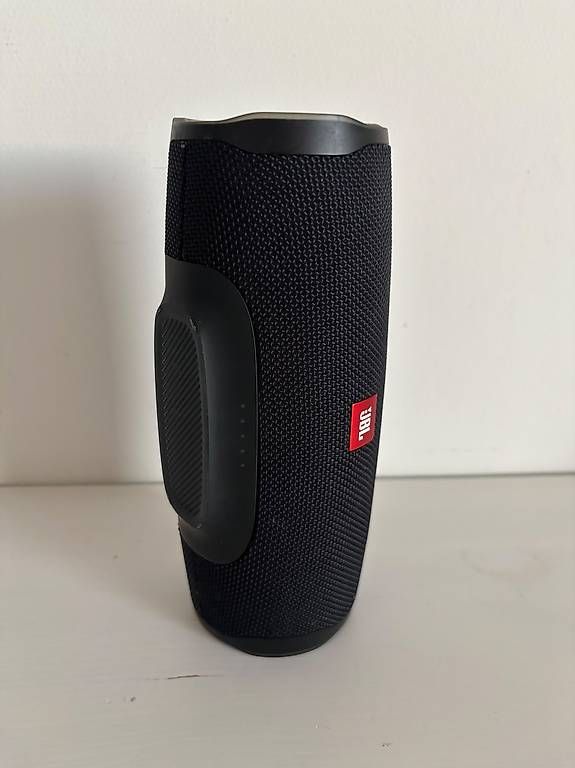 Haut-parleurs: JBL Charge 4 Bluetooth-Lautsprecher  Schwarz – D'occasion à Winterthur par Bruce_Wayne_22 1