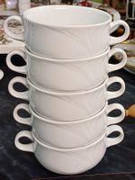 Lilien Porzellan 5 weisse Suppentassen
