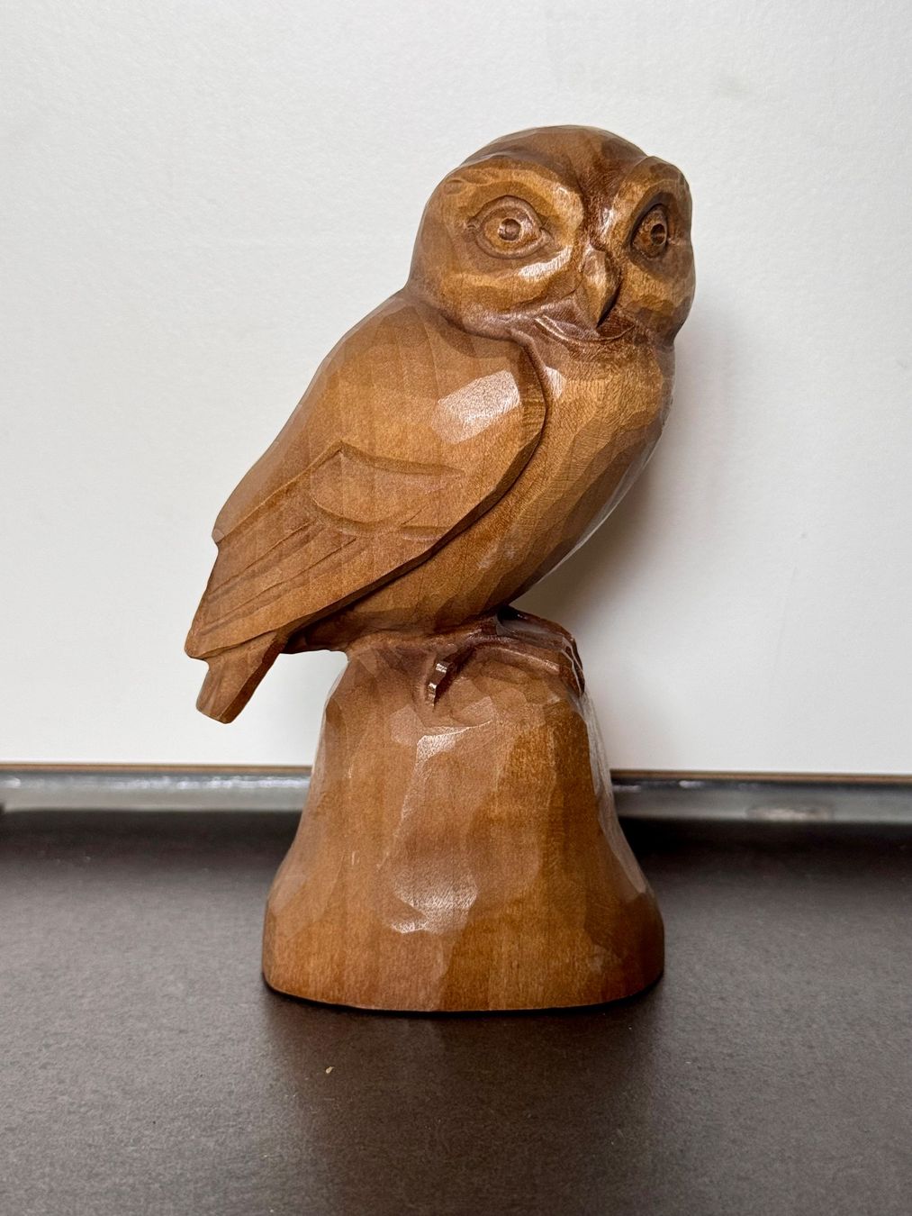 Figurines: Wunderschöne Holz Eule Brienzer Schnitzerei – D'occasion à Rothrist par Fondgruebe