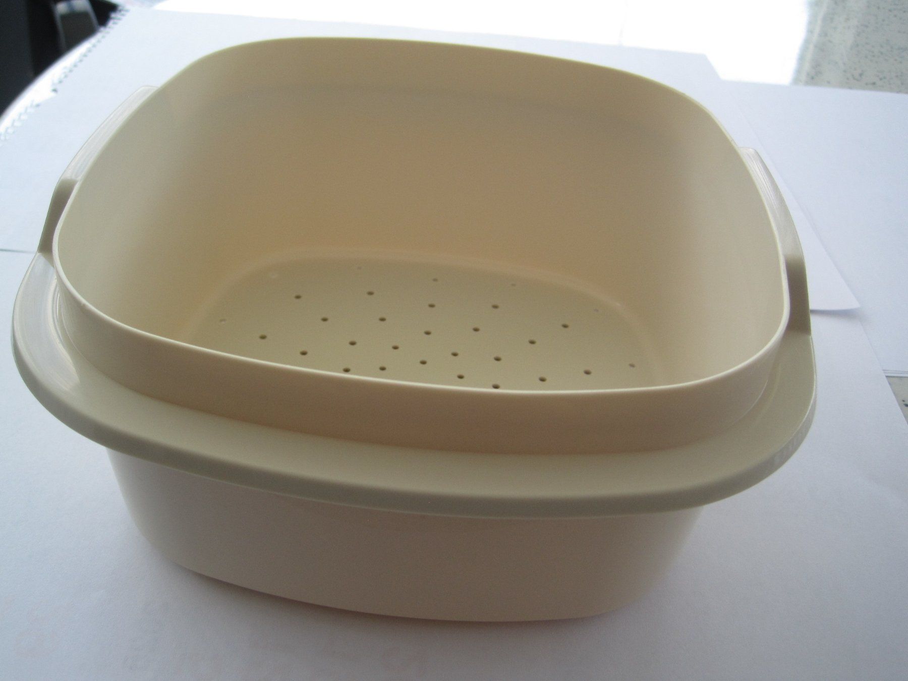 Tupperware Recipients et similaires: Tupperware Multi Server mit Siebeinsatz und Deckel – D'occasion à Schachen LU par moepsli5 4