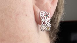 Silberohrstecker mit Blümchen und Zirkonia