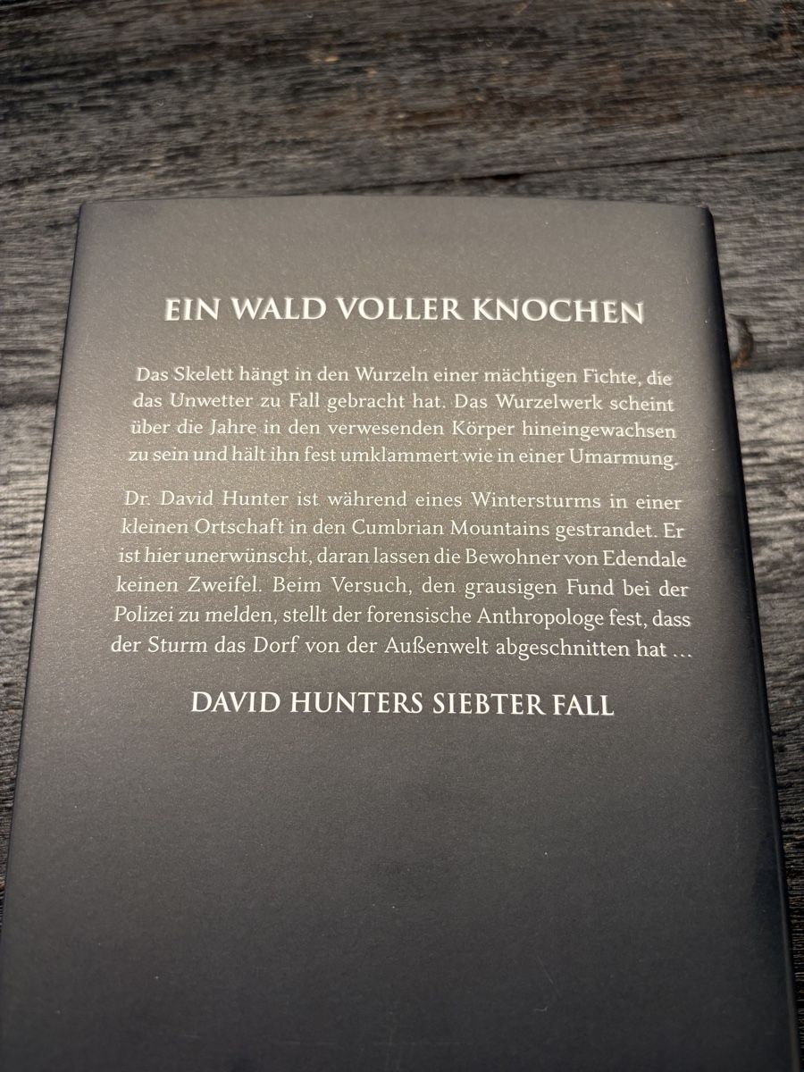 Livres: Knochenkälte - Simon Beckett – D'occasion à Küsnacht ZH par Farzana1 1