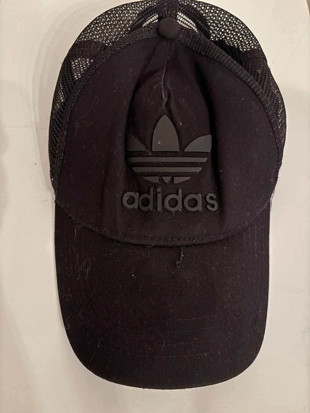Altro in  Abbigliamento & Accessori: adidas Cape schwarz – Usato da Wallisellen venduto da AS.TZ. 1