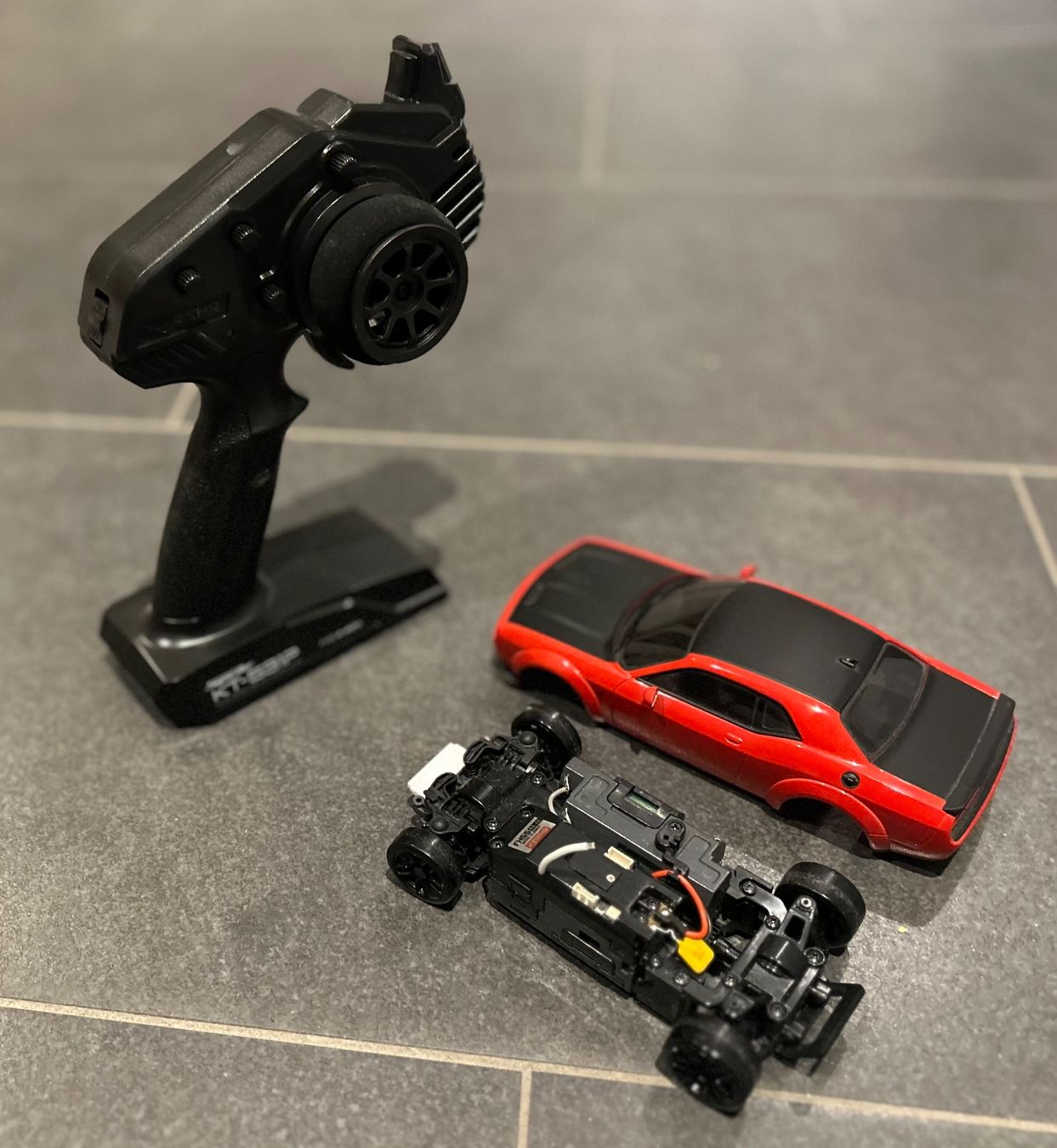 Kyosho RC Modellbau: Kyosho Mini-Z AWD Dodge Challenger SRT Hellcat Redeye – Gebraucht aus Hirschthal von alxnrmr2019 3