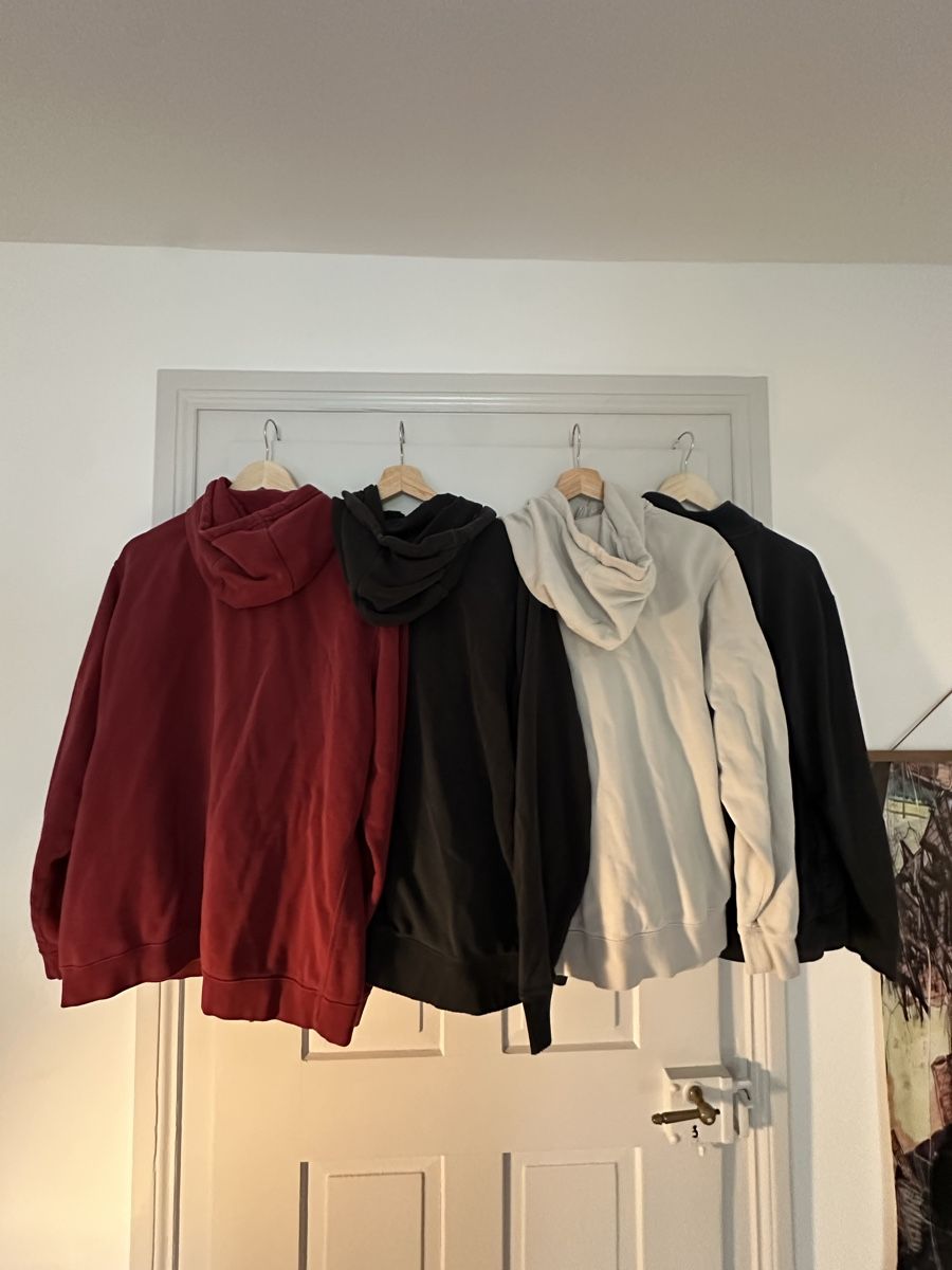Nike Kleiderpakete: 4 Nike Pullover Set, diverse Farben – Gebraucht aus Bern von dav_qv8j 1