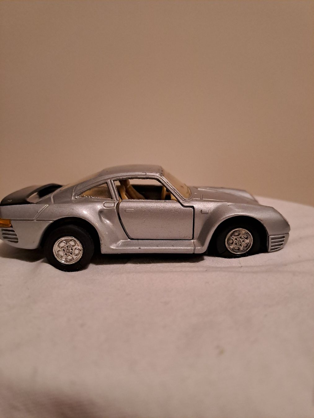 Porsche Modellautos: Vintage Porsche 959 Modellauto 1:35 – Gebraucht aus Wädenswil von FrieBro 3
