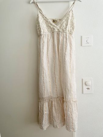 Wunderschönes Kleid von WAYAN