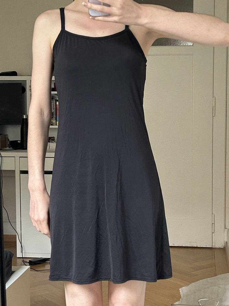 Kleider: Little black dress – Gebraucht aus Lausanne von cadeha