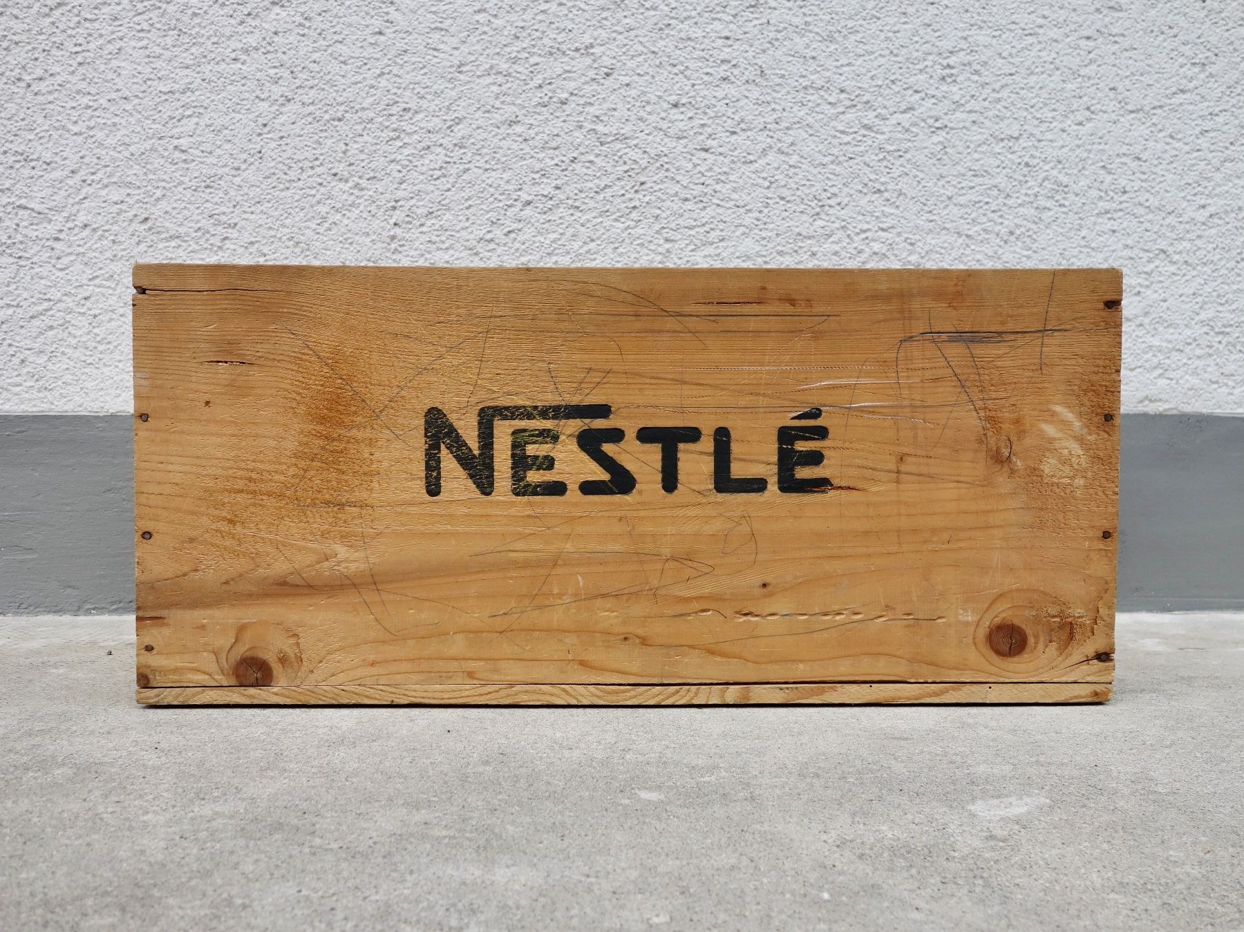 Transportkisten: alte Holzkiste Kiste NESTLÉ – Gebraucht aus Kerzers von bottlesandboxes 1
