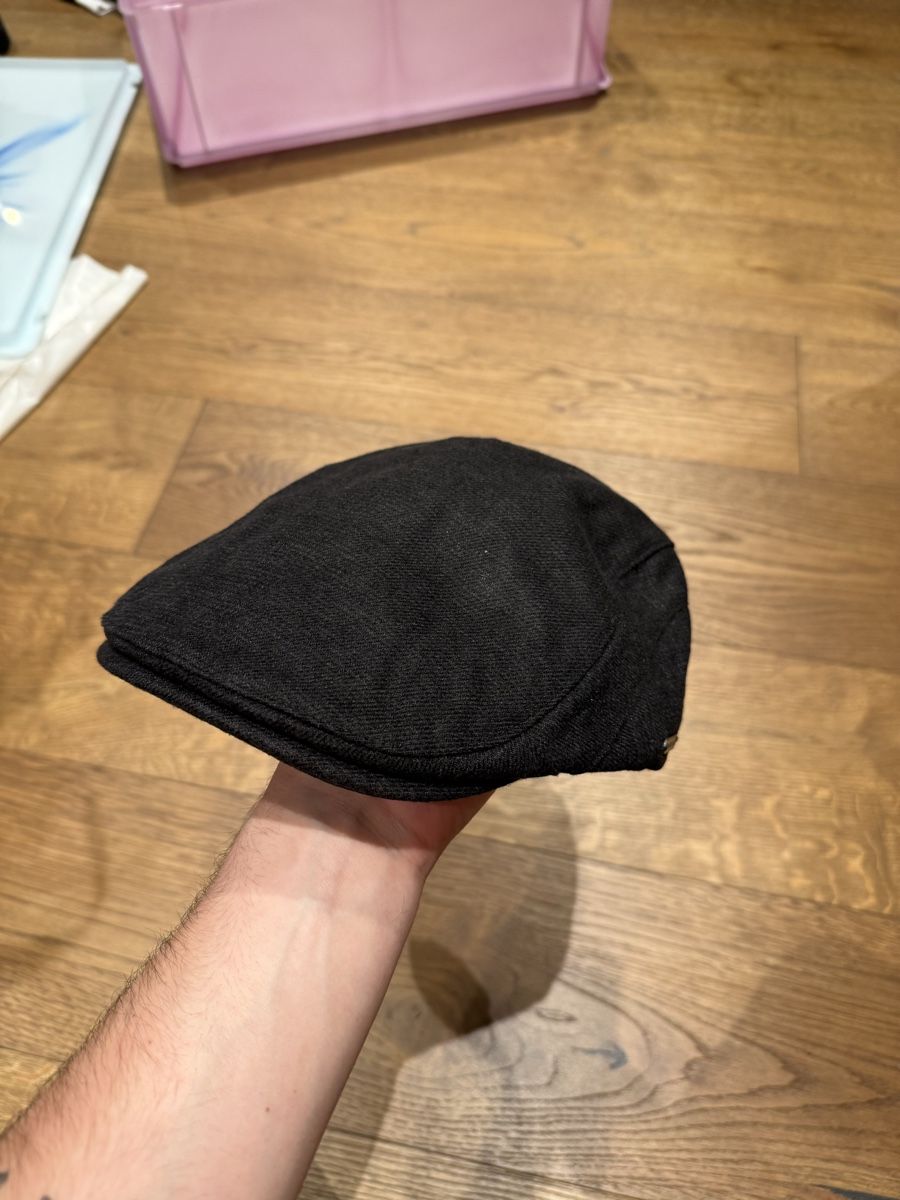 Copricapi, berretti & cappellini: Schlägermütze / Flatcap, neuwertig, Schwarz – Nuovo e nell'imballaggio originale da Zufikon venduto da nic_wsy7