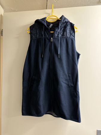 Muttiklu Steppweste mit Kapuze, Gr. 38, Neuwertig! (51)