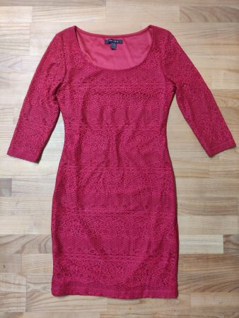 Rotes Spitzenkleid, festlich, Grösse 38, neuwertig!