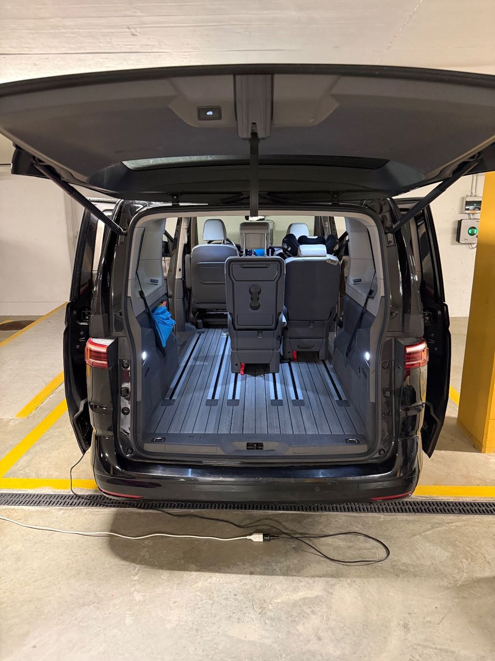 VW Autos: T7 Multivan lang – D'occasion à Henggart par Klebstoff 5