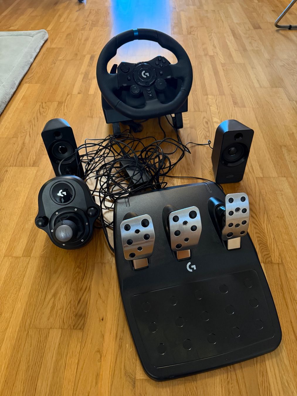 Logitech Controller: logitech G923 Racing Wheel + Pedale + Shifter – Usato da Langnau am Albis venduto da adi_fd6d