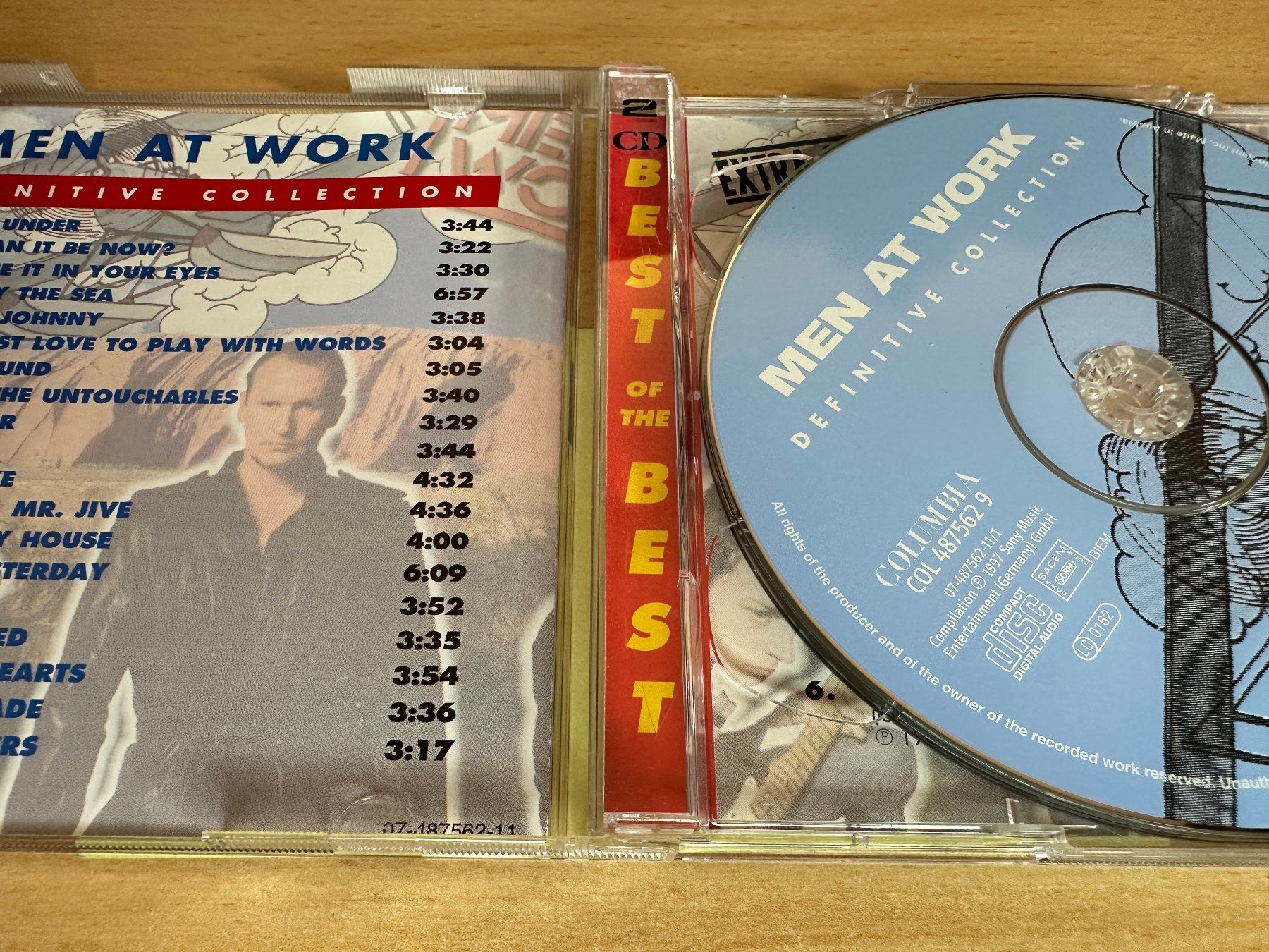 CD: Men At Work – Definitive Collection – Usato da Rikon im Tösstal venduto da Alpenmutz 2