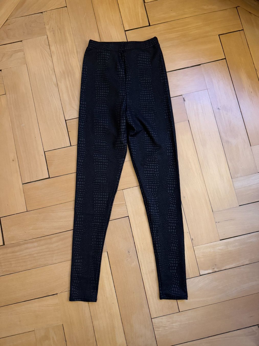 Leggings: BOOHOO - Leggings schwarz gemustert 36 – Gebraucht aus Zürich von Diazaio