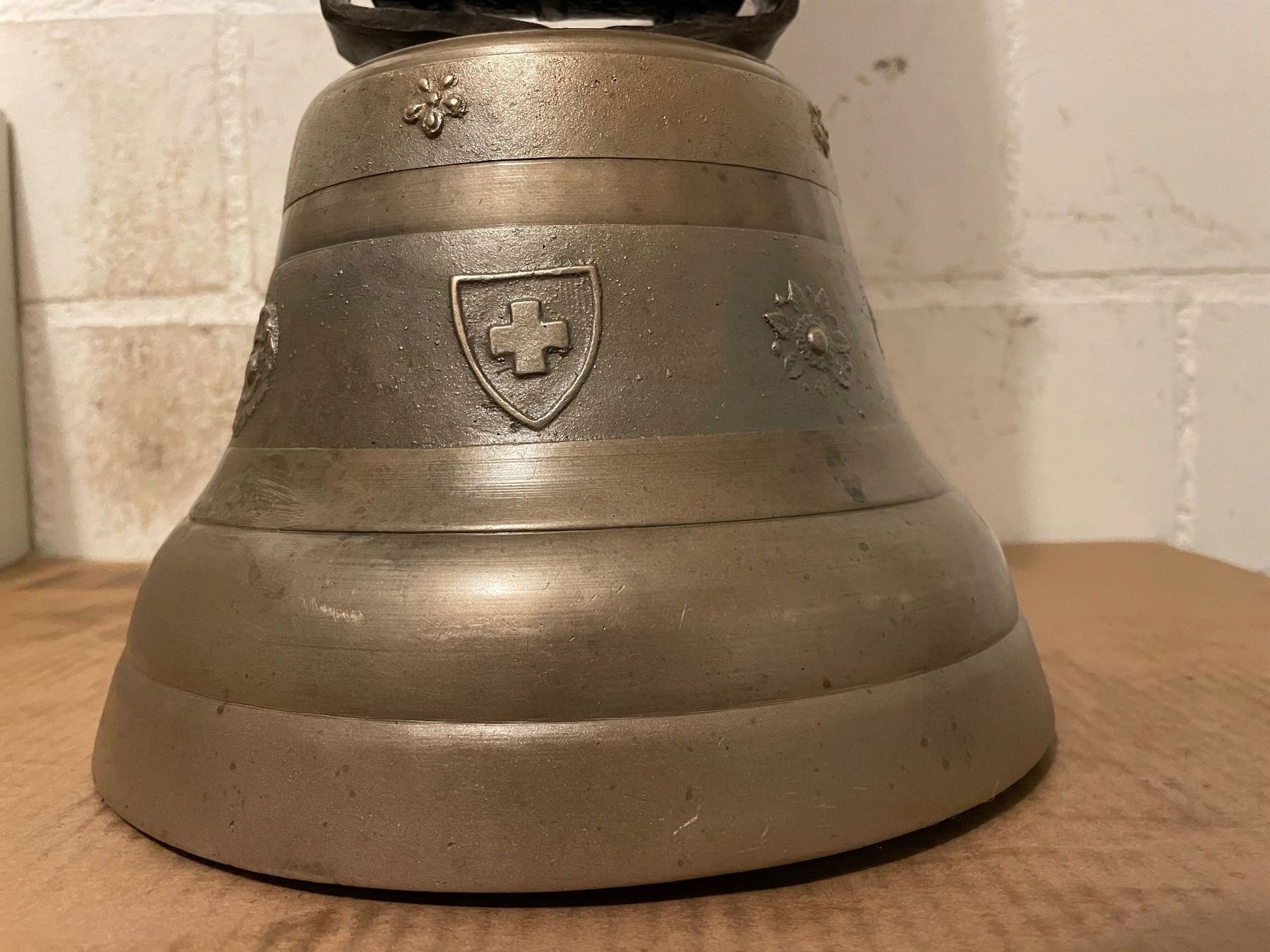 Glocken & Treicheln: Estrichfund alte Glocke ab 1.00 Fr. – Gebraucht aus Birrhard von magisto52 1
