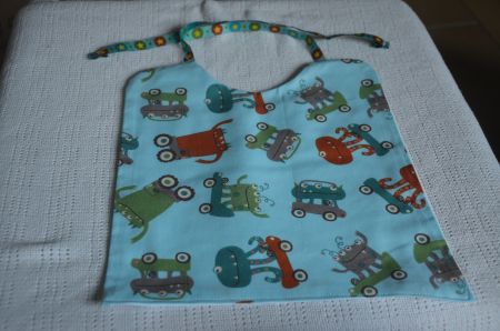 BABY LATZLI - BABY BAVETTE - NEU - HANDARBEIT