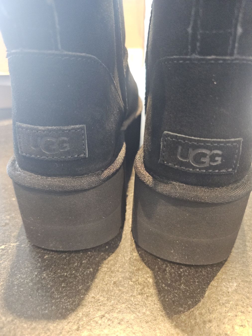 Ugg Scarpe da donna: Neuves - UGG classic mini plateform taille 41 – Nuovo e nell'imballaggio originale da Attalens venduto da mar_rq8k 3
