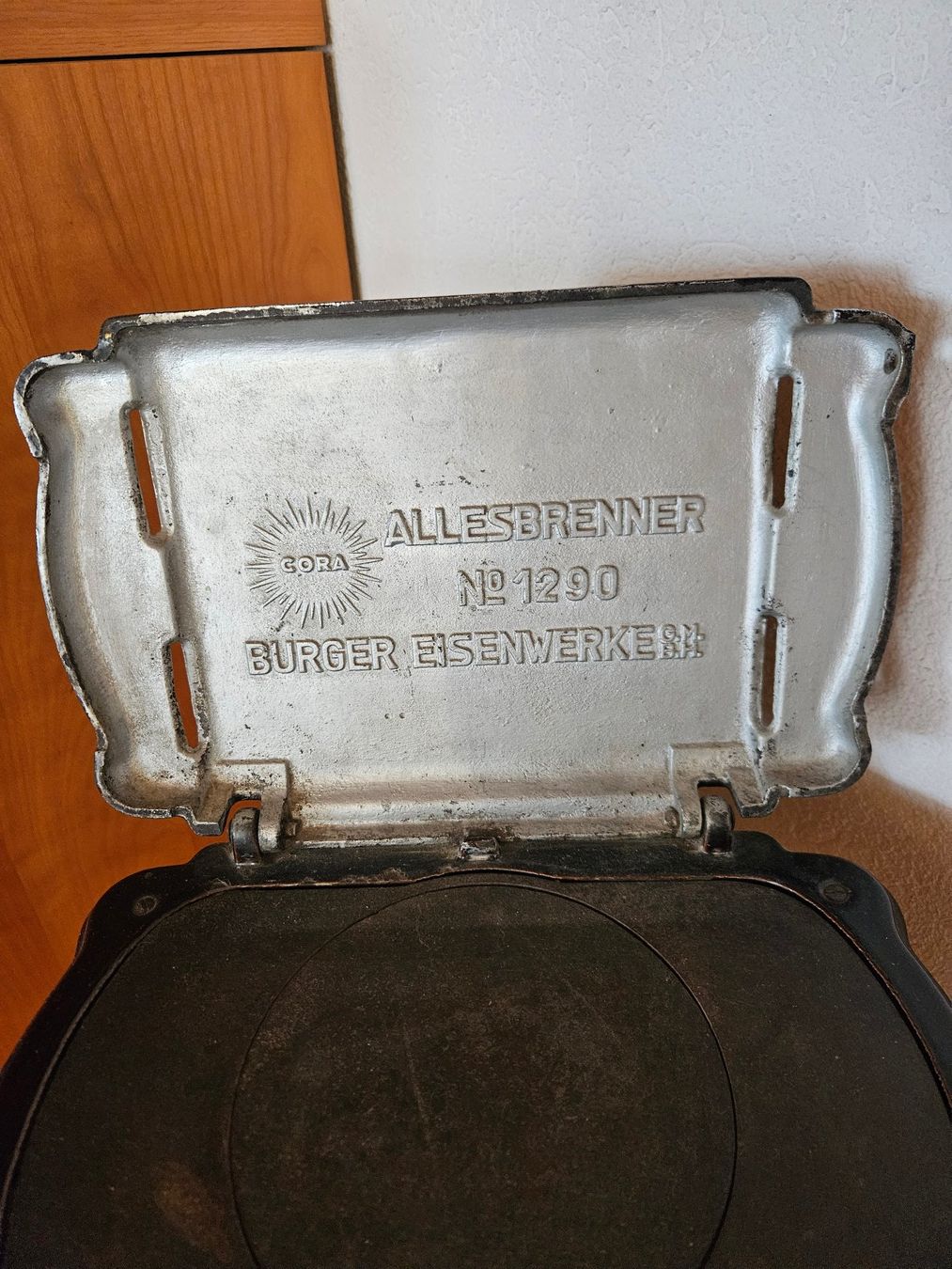 Radiateurs: Antiker Heizofen – D'occasion à Ins par eschwab1 1