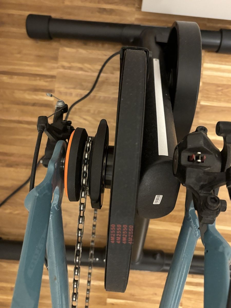 Van Rysel Hometrainer: VAN RYSEL Home trainer D100 mit Zwift – Usato da Zürich venduto da ste_8wx7 3