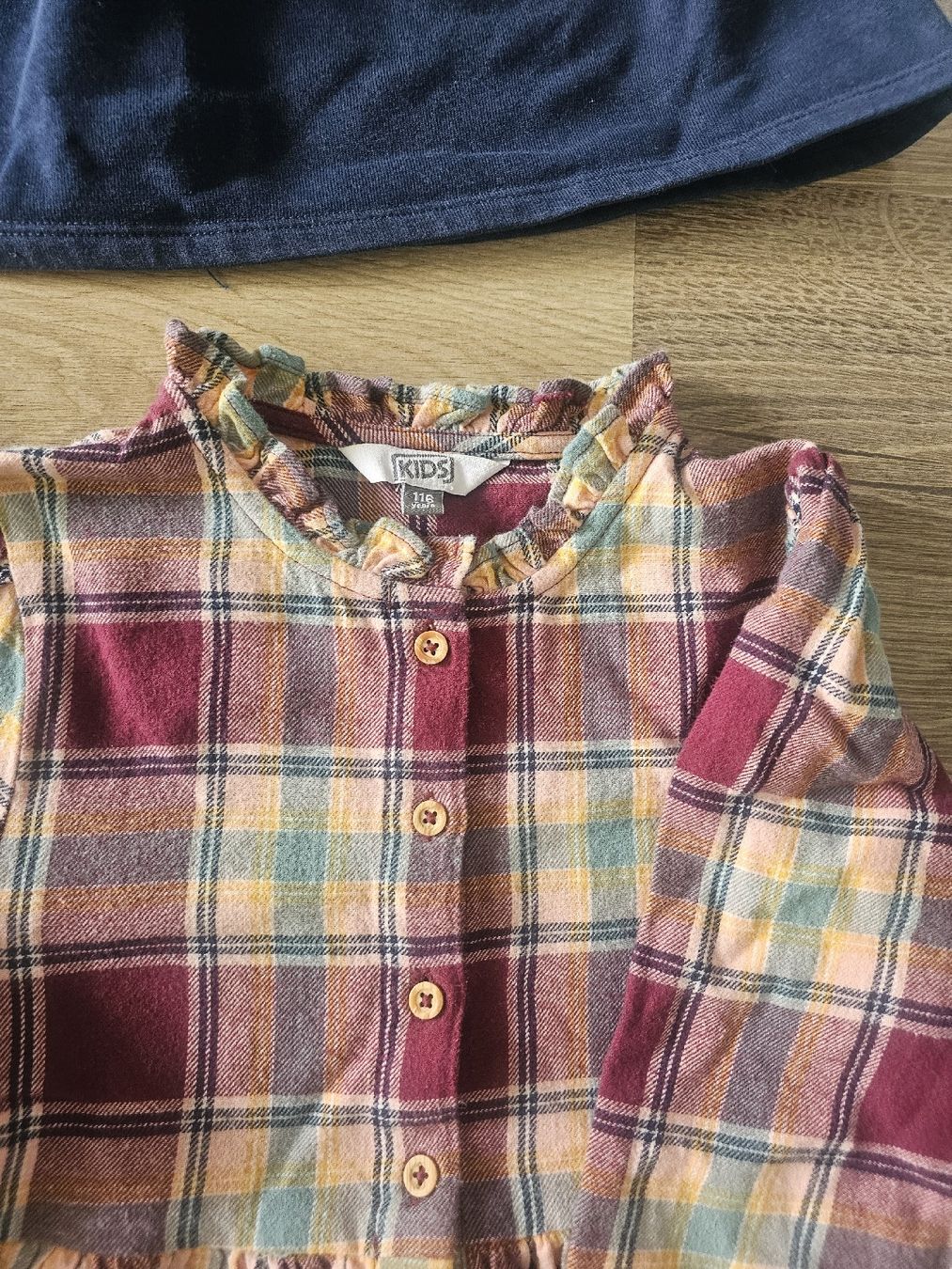 Lotti & Set di vestiti: Mädchen Kleider Set, Grösse 110/116 – Usato da Grosshöchstetten venduto da Qenko 1