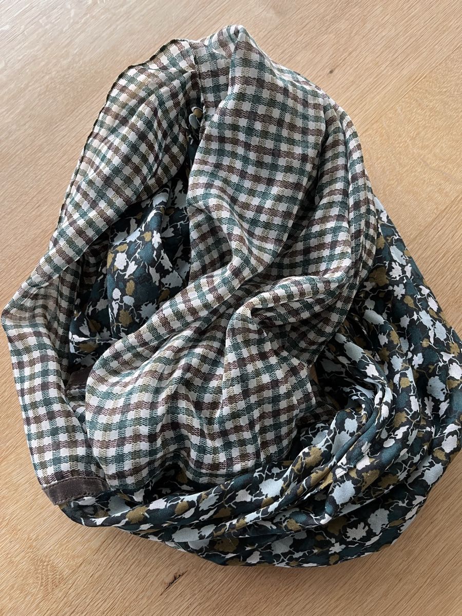 Foulard & Sciarpe: Loop-Schal - Blumen & Karo Muster – Usato da Buchs SG venduto da Vrenilein 1