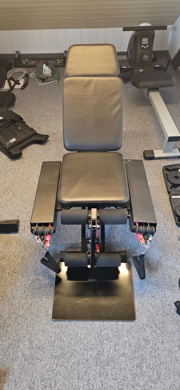 Hometrainer: Multifunktionale Hantelbank – Usato da Neukirch (Egnach) venduto da Cloddelhuppi
