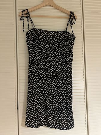 Robe courte à fleurs taille S