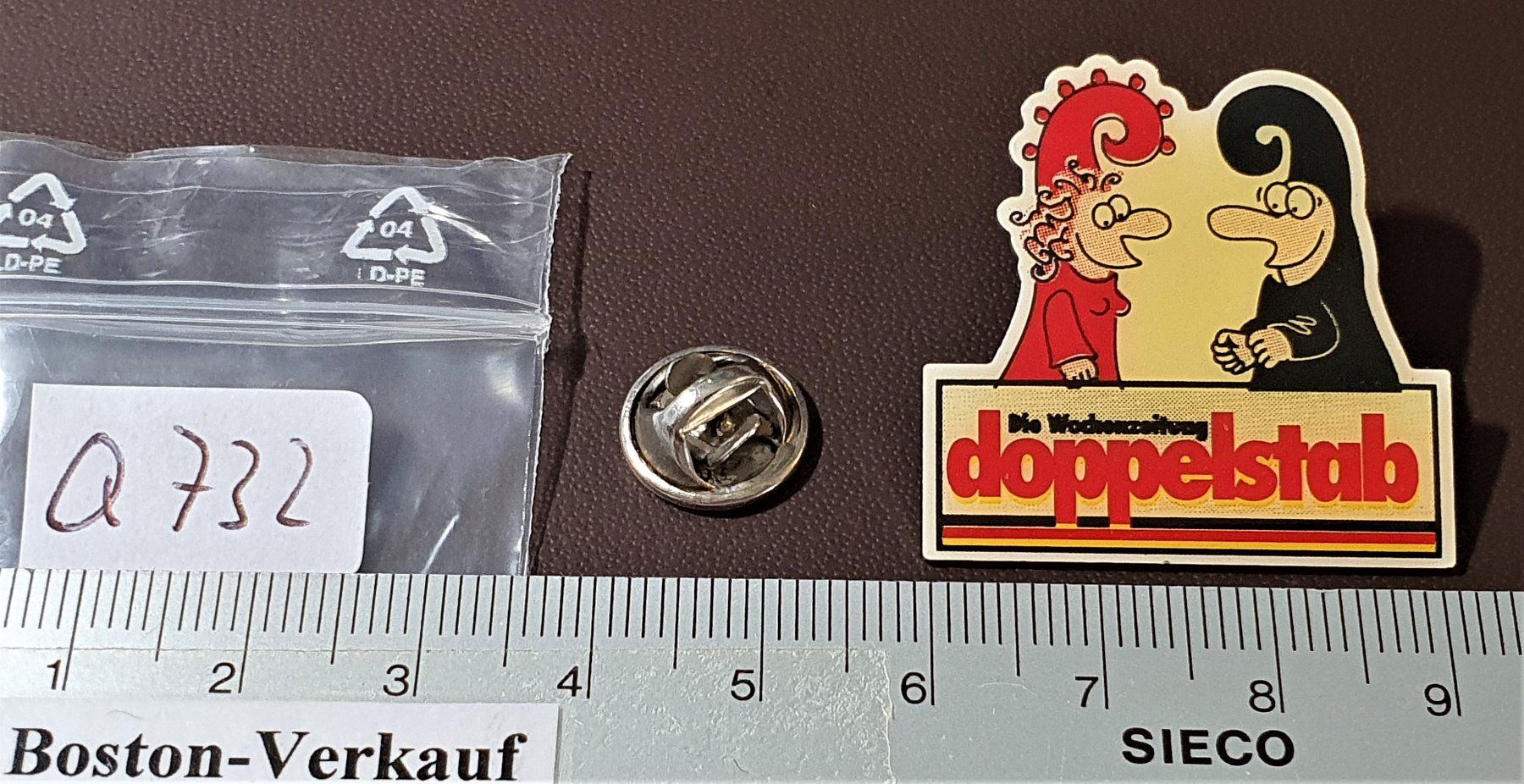 Placchette & Badge: Q732 - Pin Basel & Baselland doppelstab die Wochenzeitung – Usato da Reinach BL venduto da Boston-Verkauf 1