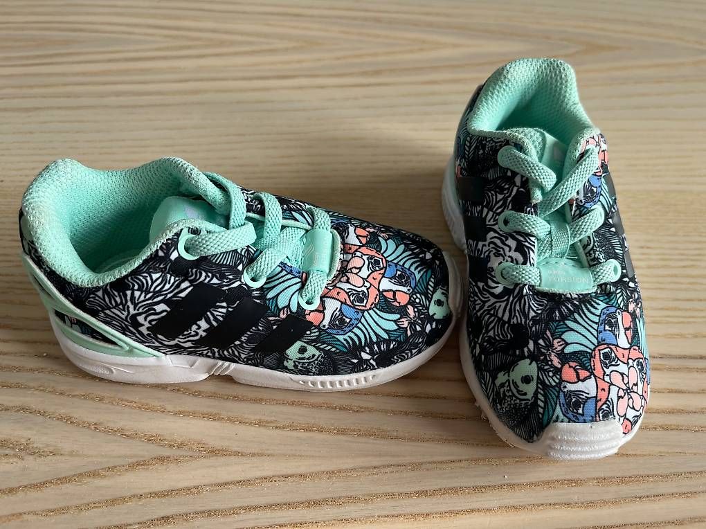 Adidas Scarpe per ragazzi: Adidas Sneakers Grösse 20 – Usato da St-Prex venduto da buc_y6n7 1