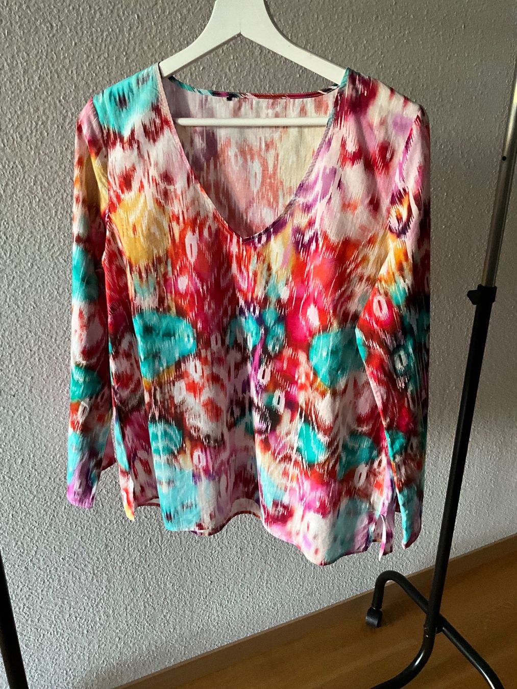 Blusen: Bluse Gr. 42 – Neu (gemäss Beschreibung) aus Muri b. Bern von SmuriS